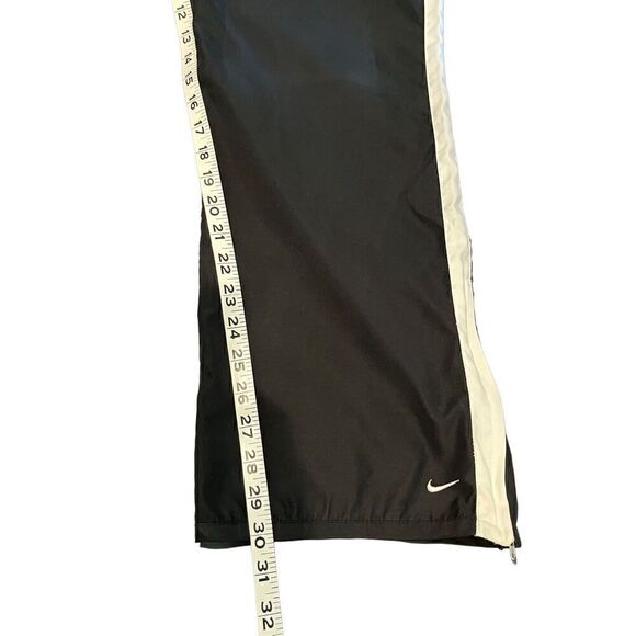 Nike black track pants with white stripes - L - Picture 7 of 8